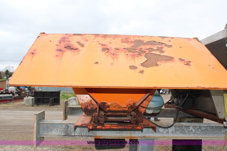 image for item AJ9538 Henderson salt spreader