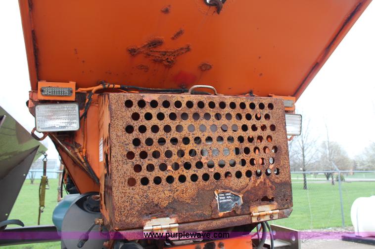 image for item AJ9538 Henderson salt spreader