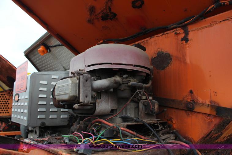 image for item AJ9538 Henderson salt spreader