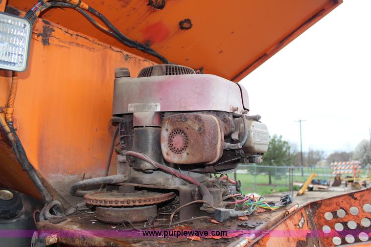 image for item AJ9538 Henderson salt spreader