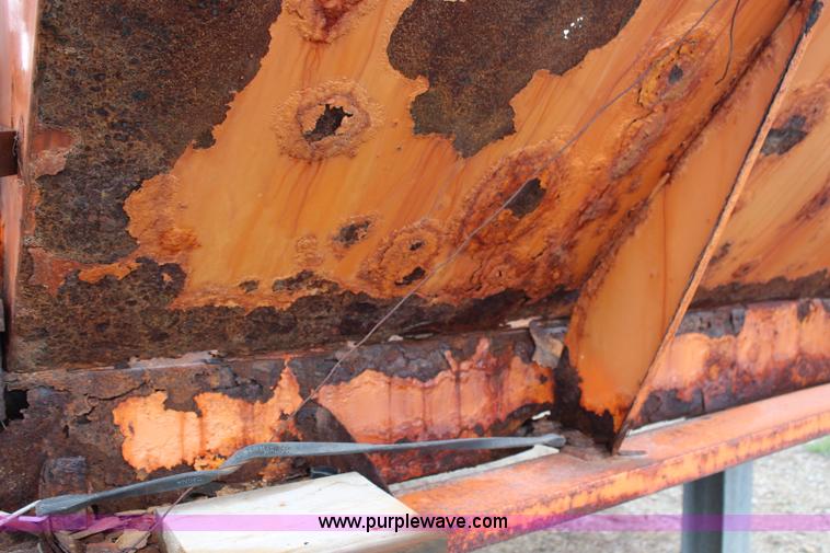 image for item AJ9538 Henderson salt spreader