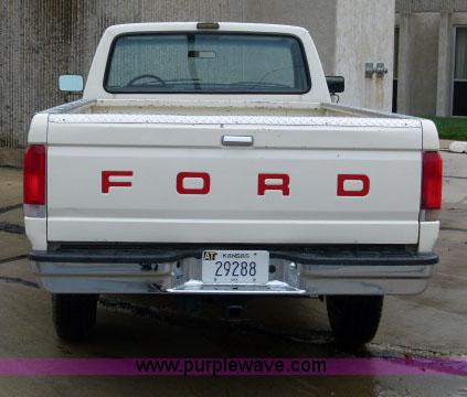 image for item C1032 1991 Ford F250 pickup truck
