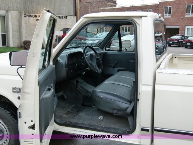 image for item C1032 1991 Ford F250 pickup truck