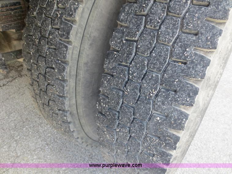 image for item D5818 1999 Sterling Atera Cargo refuse truck