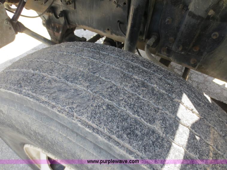 image for item D5818 1999 Sterling Atera Cargo refuse truck