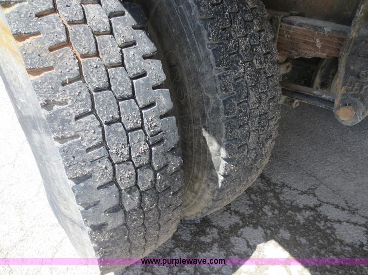 image for item D5818 1999 Sterling Atera Cargo refuse truck