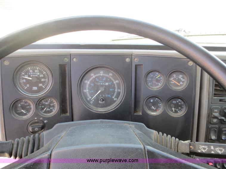 image for item D5818 1999 Sterling Atera Cargo refuse truck