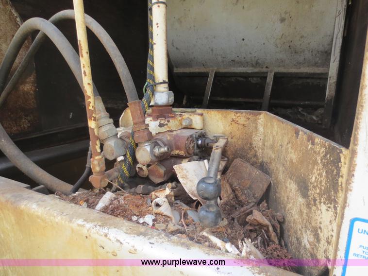 image for item D5818 1999 Sterling Atera Cargo refuse truck