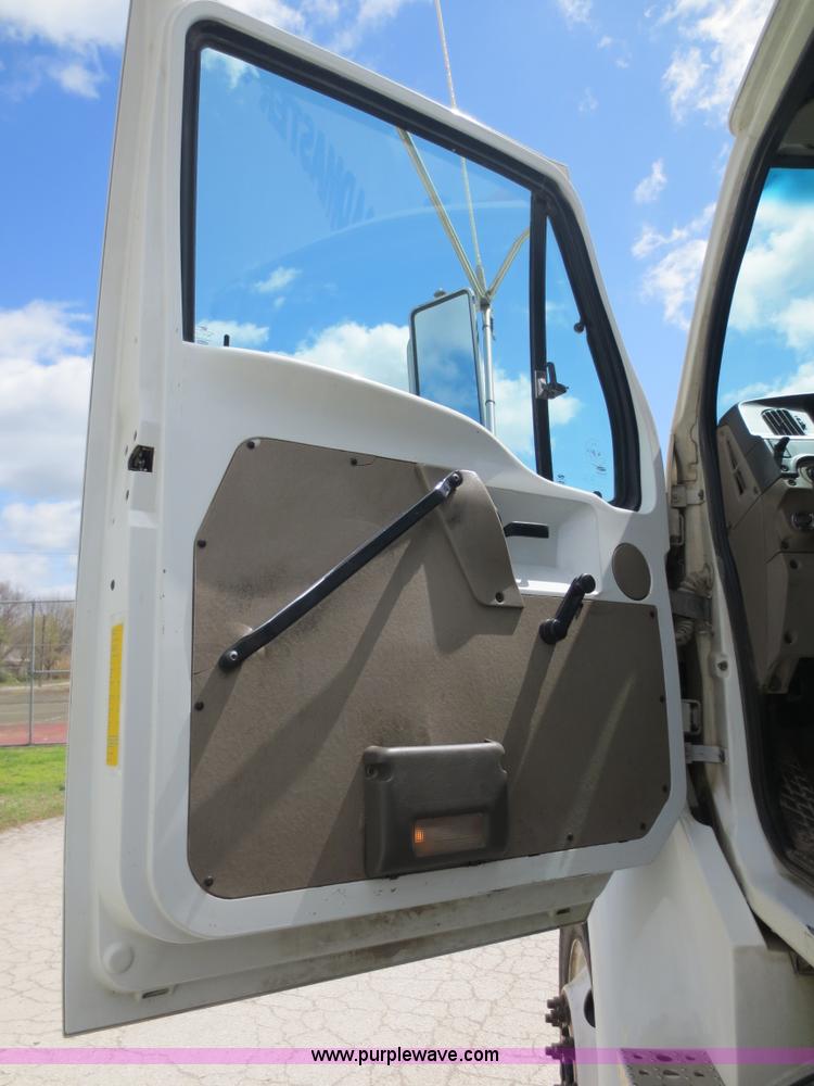 image for item D5819 2008 Sterling Acterra refuse truck