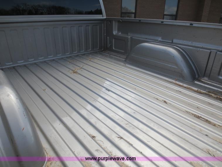 image for item D5820 2003 Chevrolet Silverado 1500 pickup truck