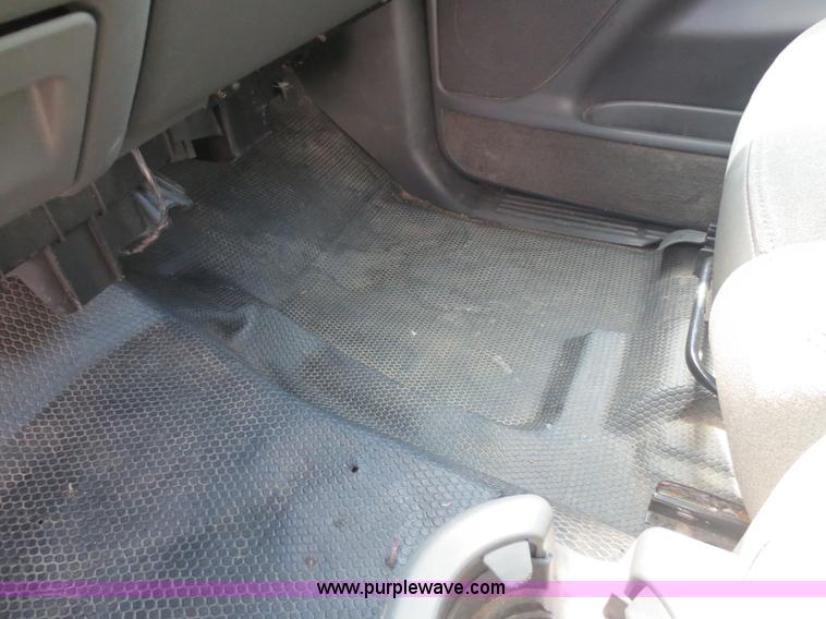 image for item D5820 2003 Chevrolet Silverado 1500 pickup truck