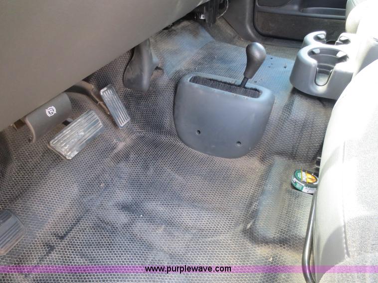 image for item D5820 2003 Chevrolet Silverado 1500 pickup truck