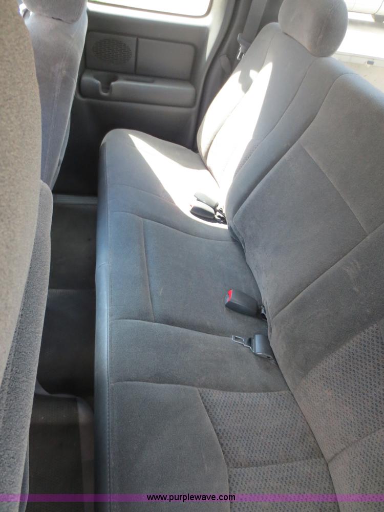 image for item D5820 2003 Chevrolet Silverado 1500 pickup truck