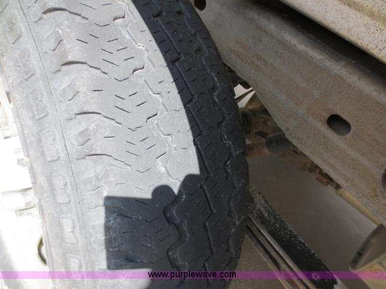 image for item D5820 2003 Chevrolet Silverado 1500 pickup truck