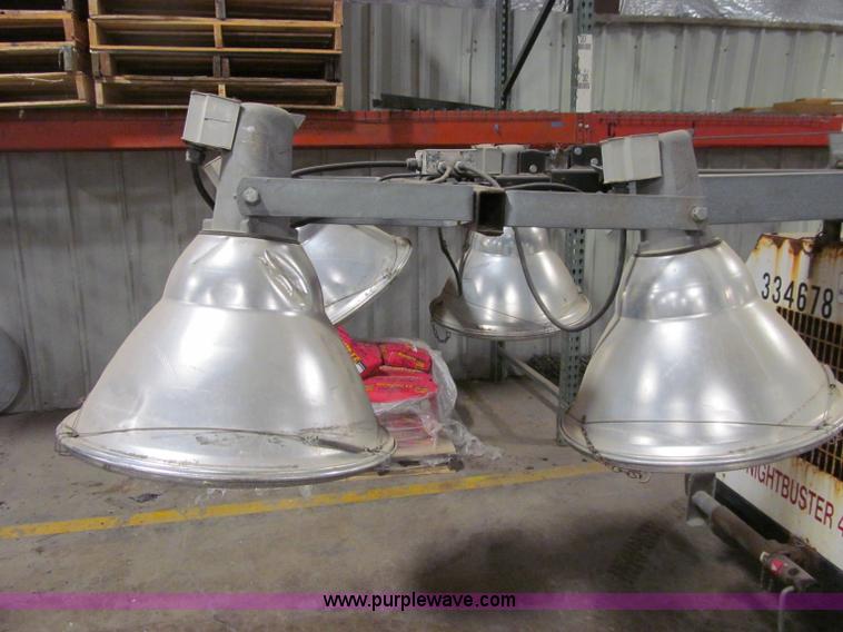 image for item D7272 Magnum portable light tower