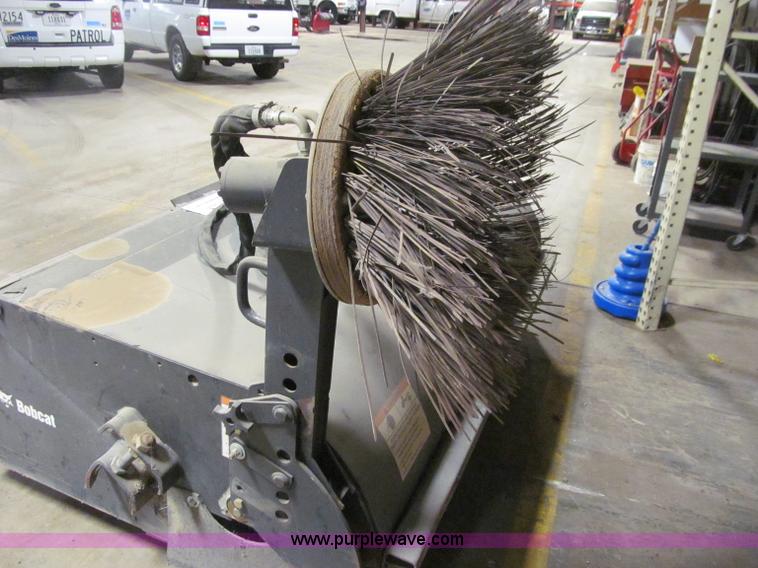 image for item D7273 2009 Bobcat 72 sweeper skid steer attachment