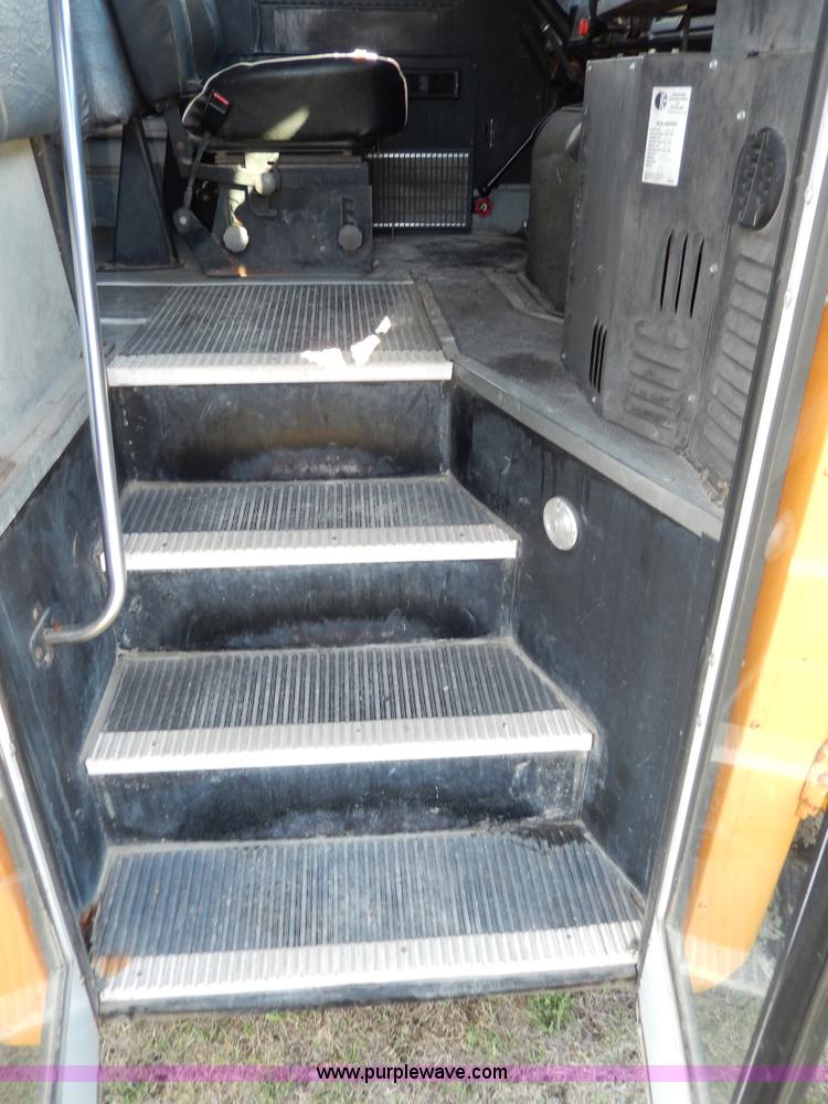 image for item D8041 1993 International Thomas school bus