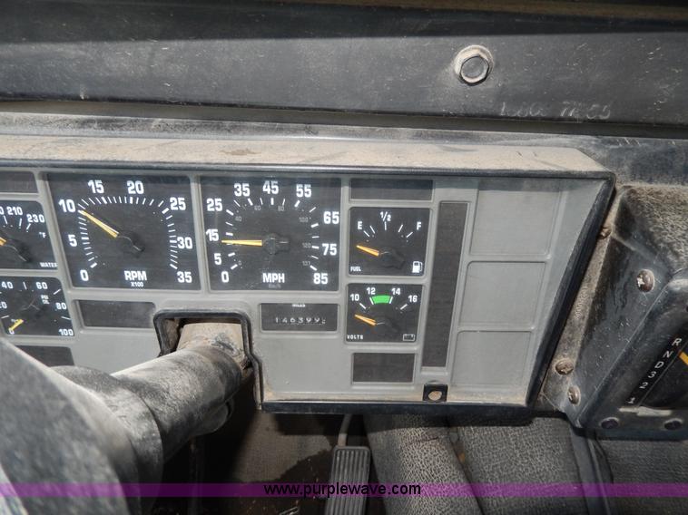 image for item D8041 1993 International Thomas school bus