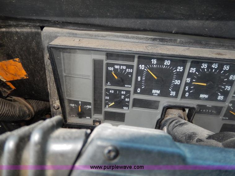 image for item D8041 1993 International Thomas school bus