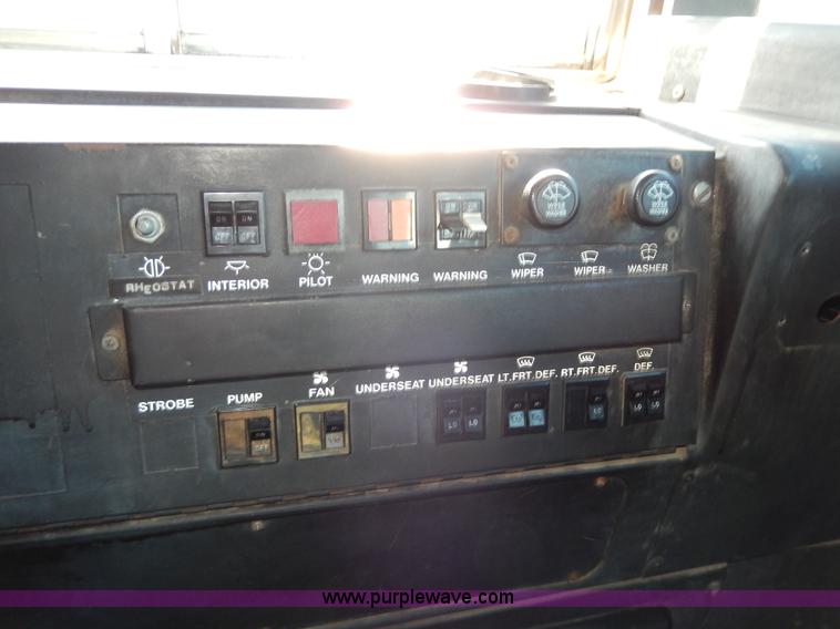 image for item D8041 1993 International Thomas school bus