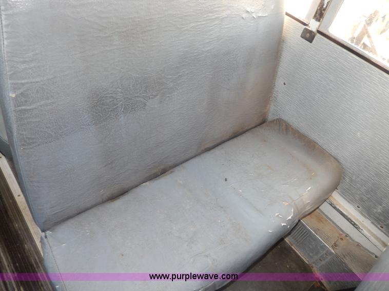 image for item D8041 1993 International Thomas school bus