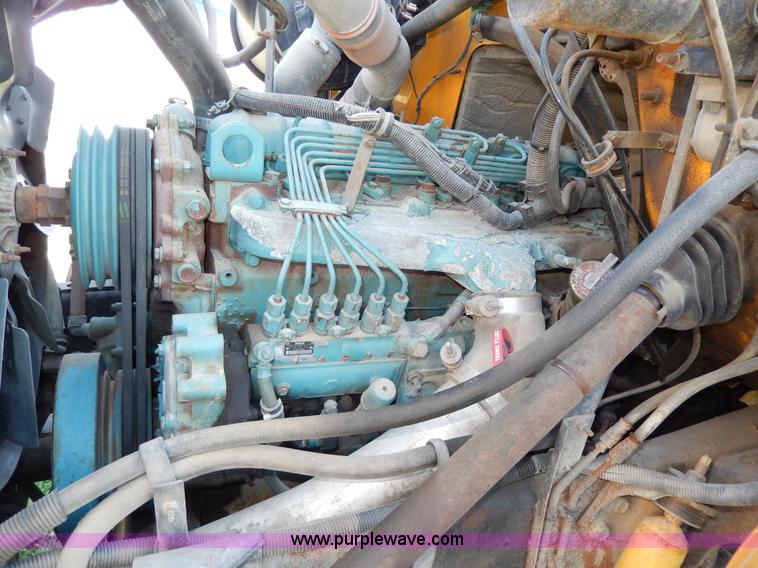 image for item D8041 1993 International Thomas school bus