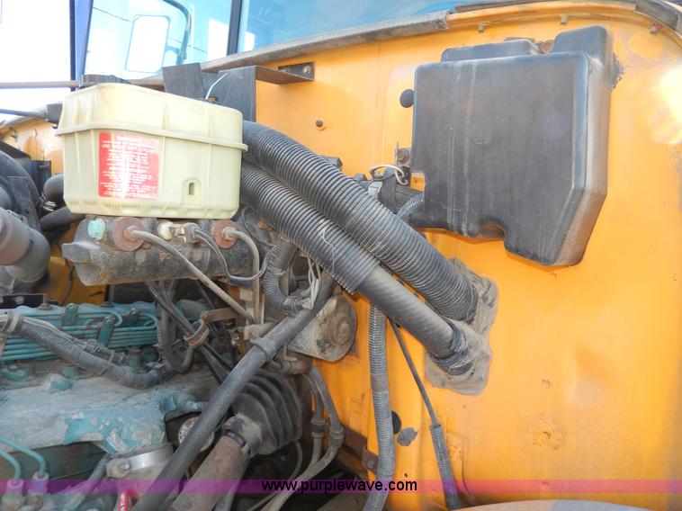 image for item D8041 1993 International Thomas school bus