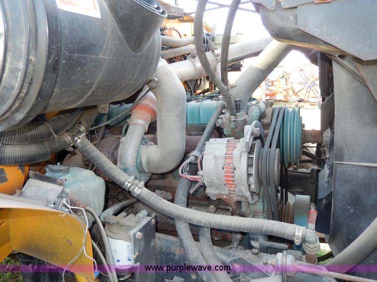 image for item D8041 1993 International Thomas school bus