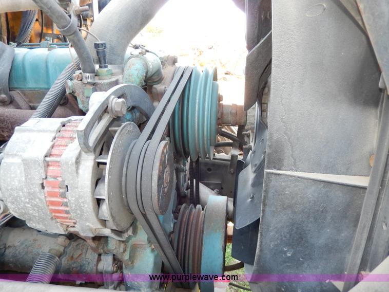 image for item D8041 1993 International Thomas school bus