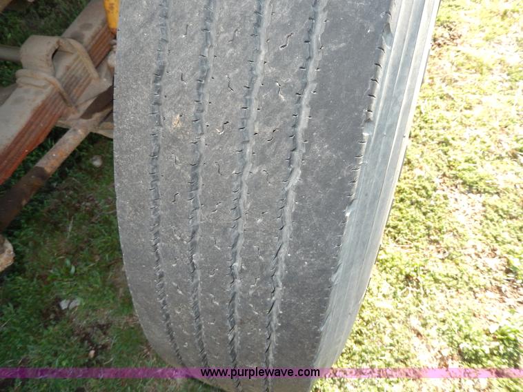 image for item D8041 1993 International Thomas school bus