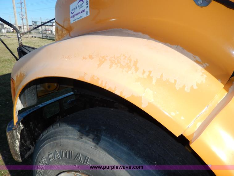 image for item D8041 1993 International Thomas school bus