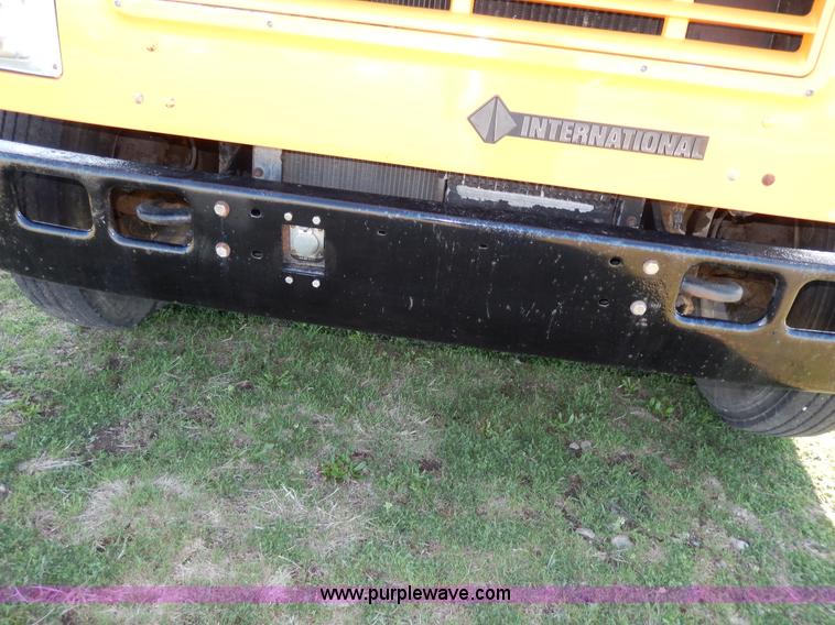 image for item D8041 1993 International Thomas school bus
