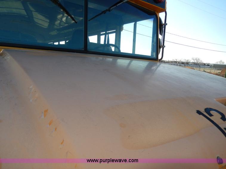 image for item D8041 1993 International Thomas school bus