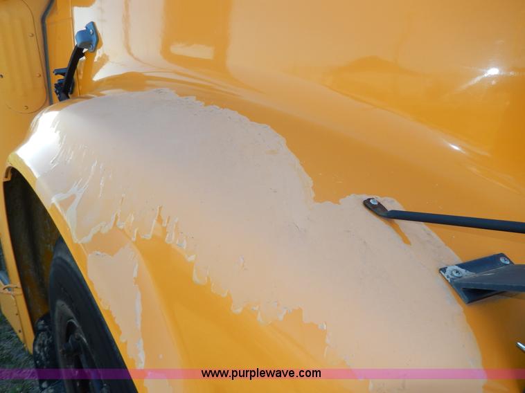 image for item D8041 1993 International Thomas school bus