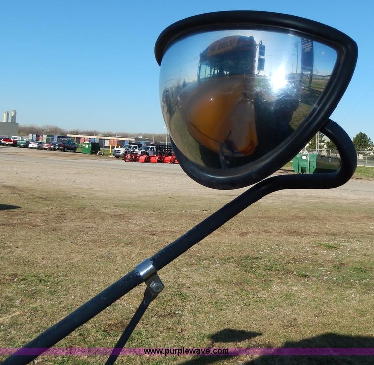 image for item D8041 1993 International Thomas school bus