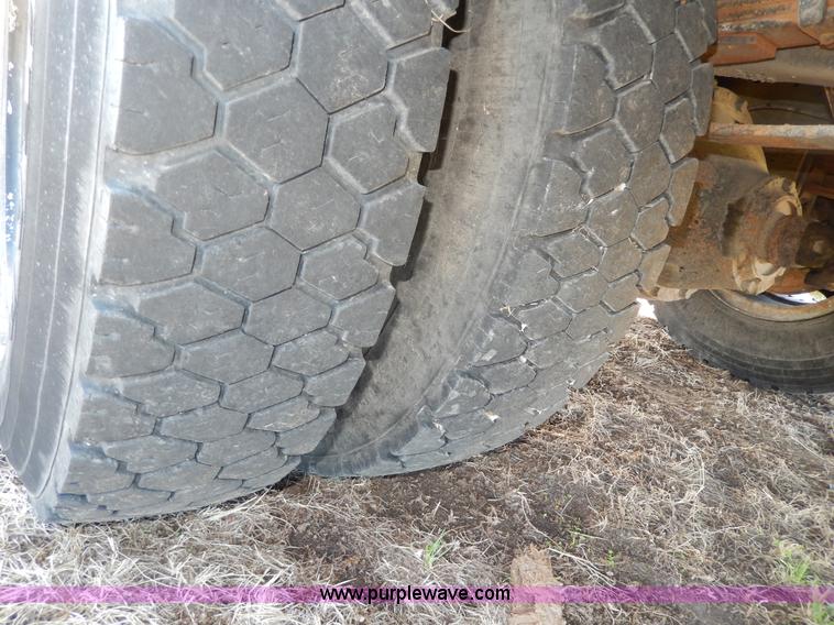 image for item D8041 1993 International Thomas school bus