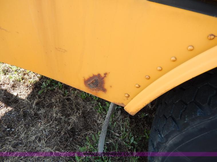 image for item D8041 1993 International Thomas school bus