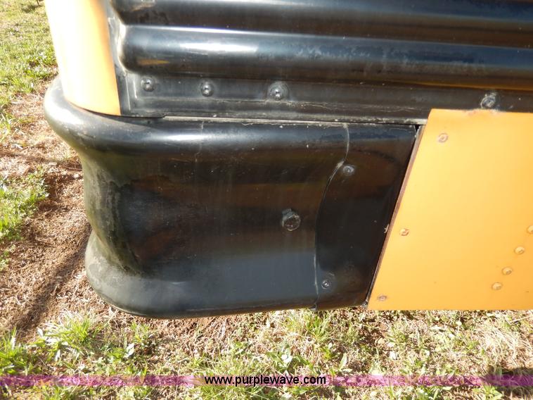 image for item D8041 1993 International Thomas school bus