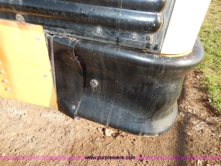 image for item D8041 1993 International Thomas school bus