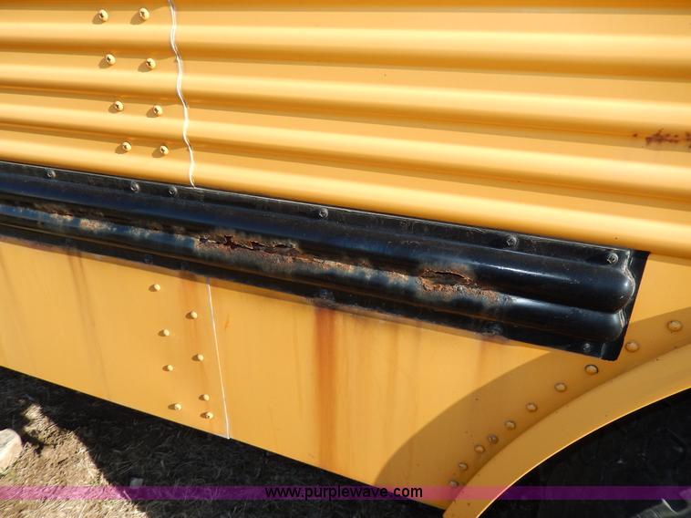 image for item D8041 1993 International Thomas school bus