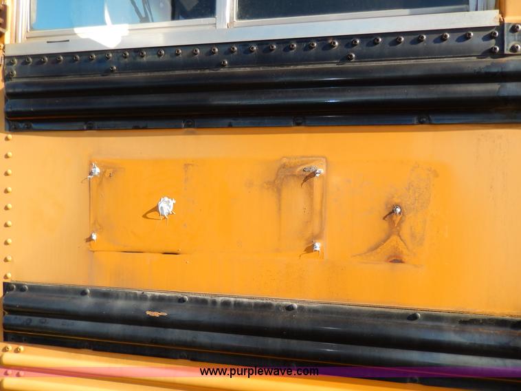 image for item D8041 1993 International Thomas school bus