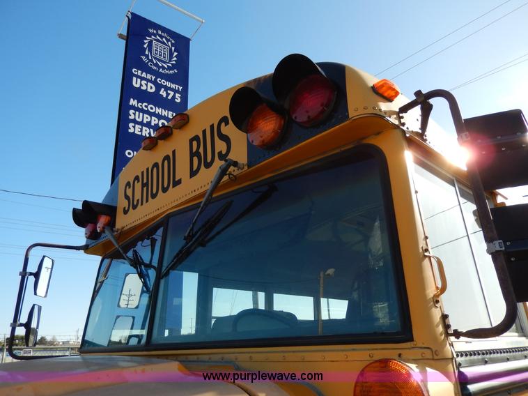 image for item D8041 1993 International Thomas school bus