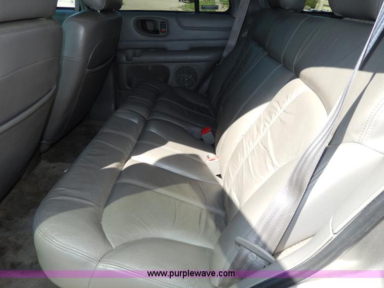 image for item D8043 2000 Chevrolet Blazer LT SUV