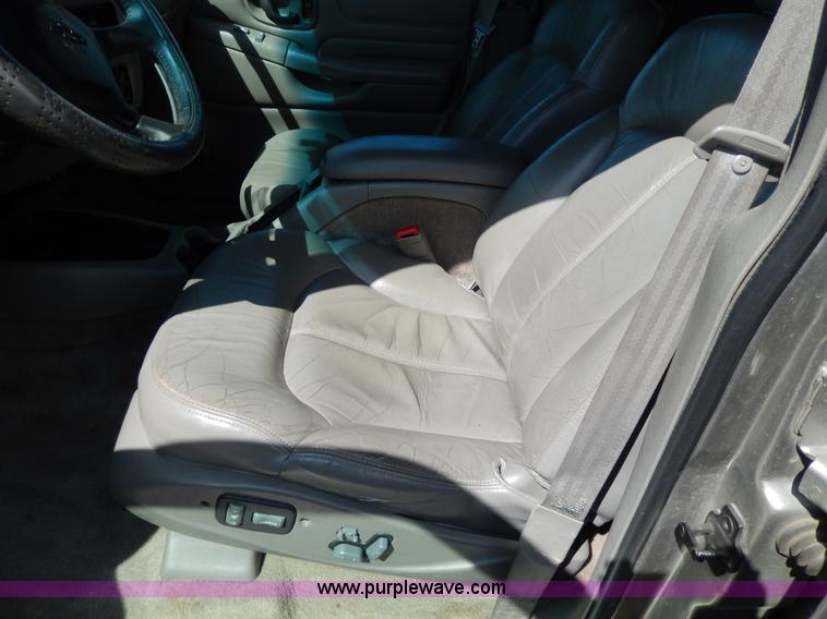 image for item D8043 2000 Chevrolet Blazer LT SUV