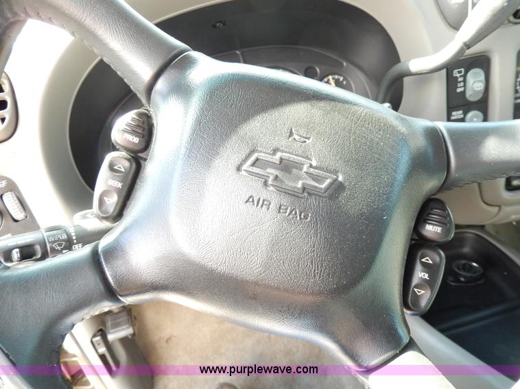 image for item D8043 2000 Chevrolet Blazer LT SUV