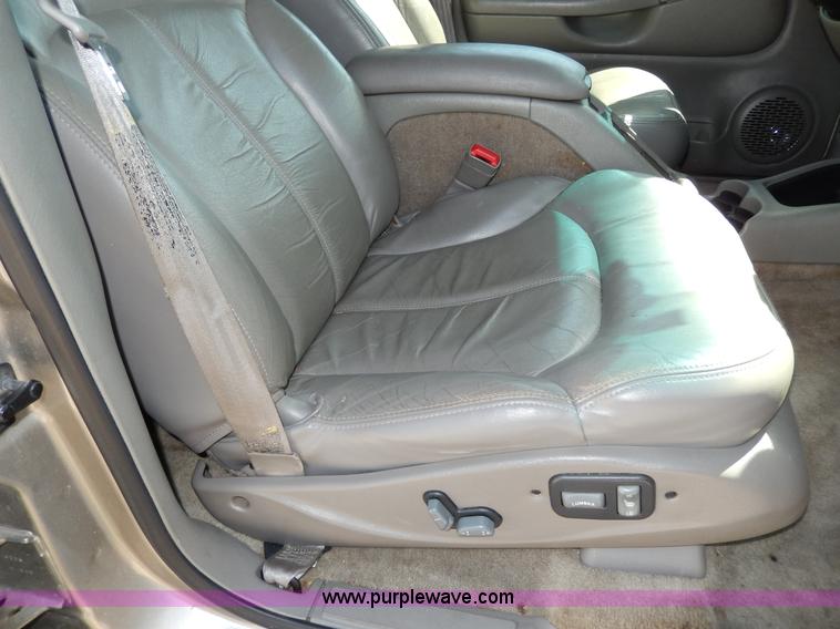 image for item D8043 2000 Chevrolet Blazer LT SUV