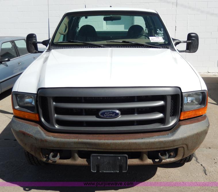 image for item D8045 1999 Ford F250 Super Duty SuperCab pickup truck