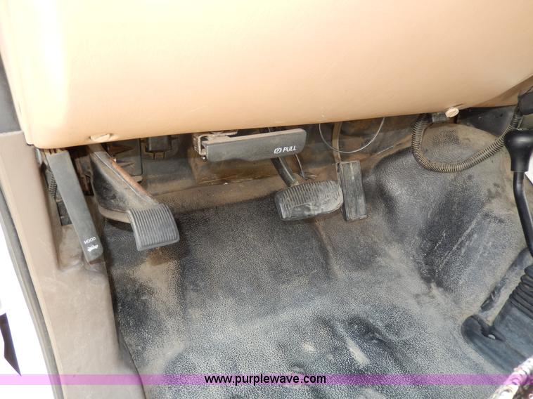 image for item D8045 1999 Ford F250 Super Duty SuperCab pickup truck