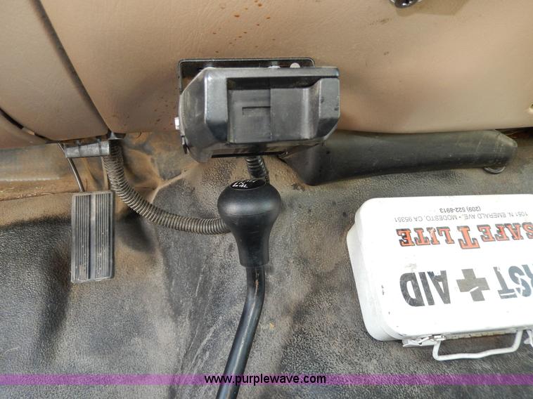 image for item D8045 1999 Ford F250 Super Duty SuperCab pickup truck