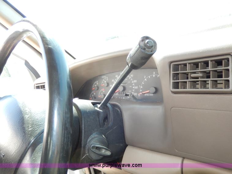 image for item D8045 1999 Ford F250 Super Duty SuperCab pickup truck